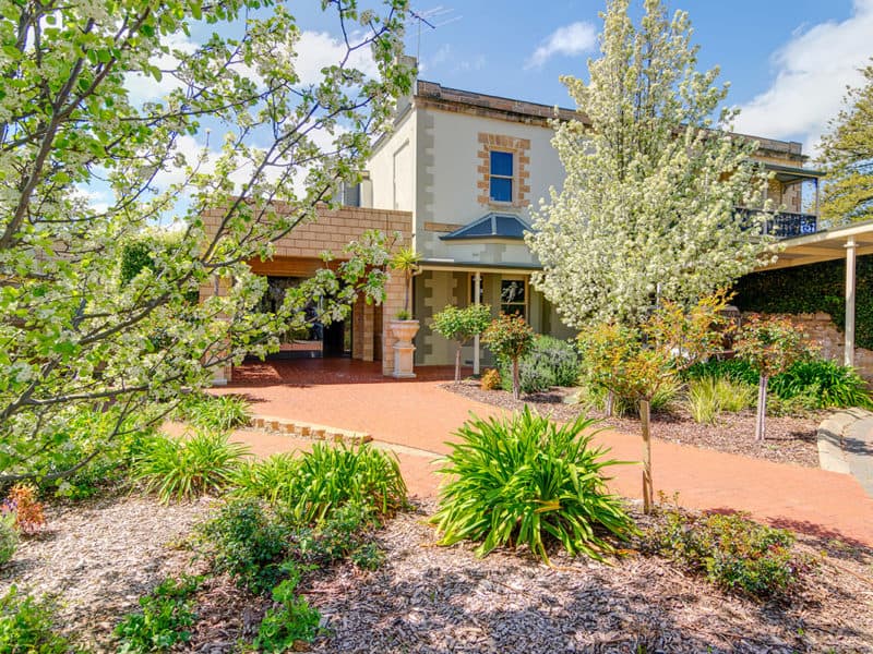 RetireAustralia The Laurels Retirement Village Mount Barker Adelaide Hills South Australia gardens street independent living units care apartments homes